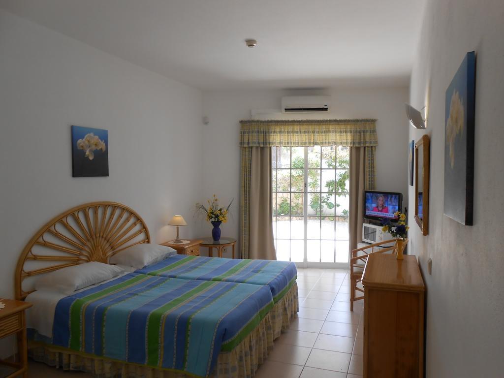Dona Ana Garden Hotel ลากอส ห้อง รูปภาพ